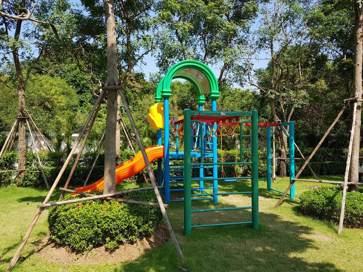 Dusit Grand Condo View Pantai Jomtien Luaran gambar