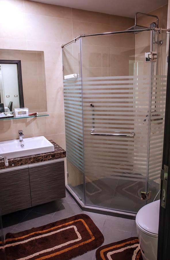 Dusit Grand Condo View Pantai Jomtien Luaran gambar