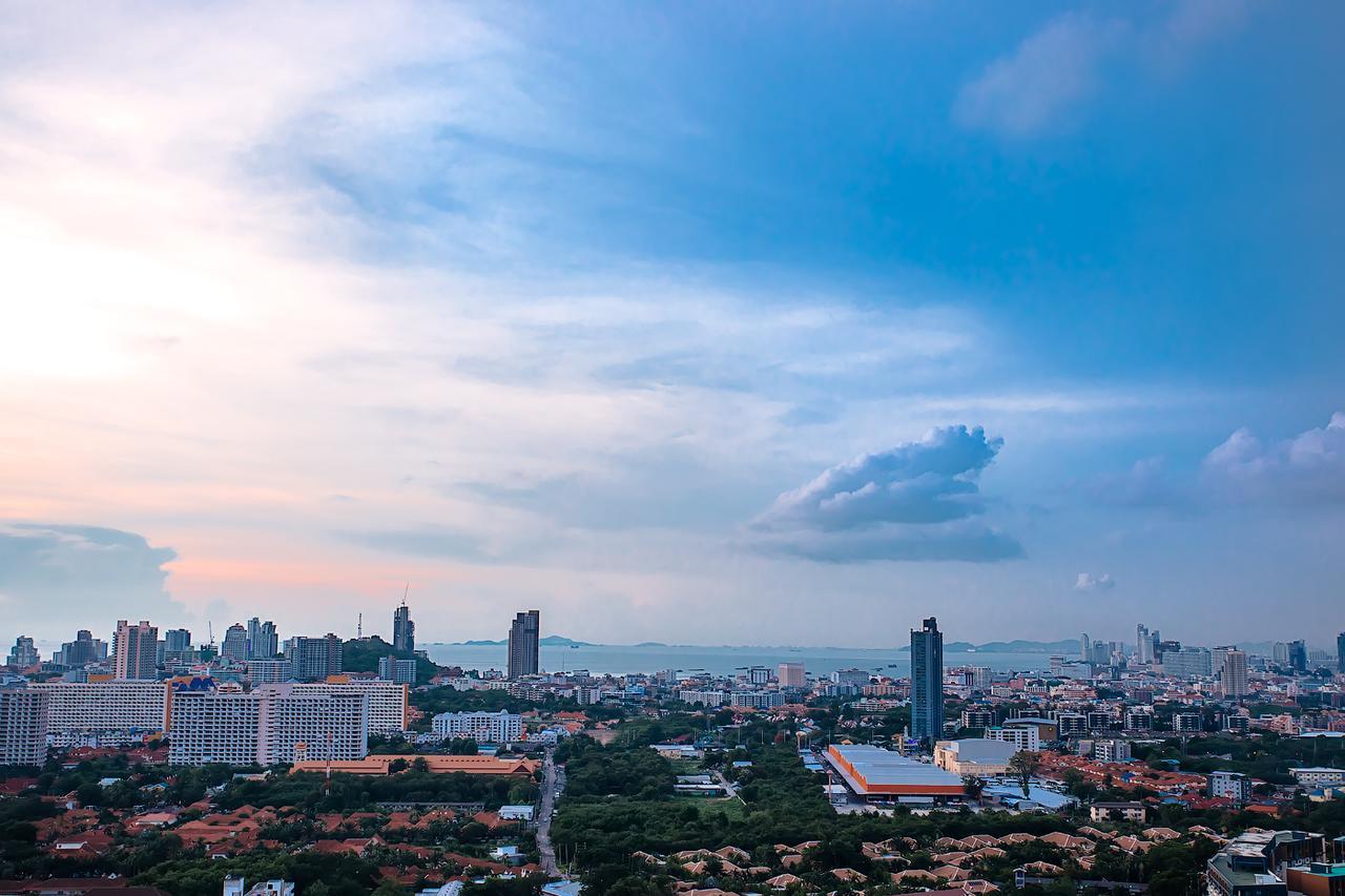 Dusit Grand Condo View Pantai Jomtien Luaran gambar